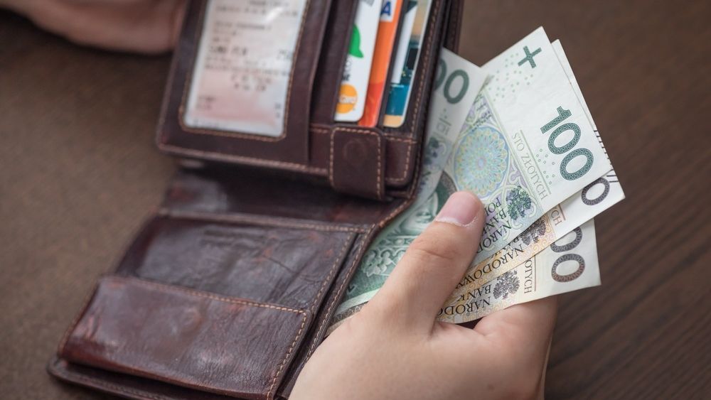 W portfelu przeciętnego Polaka z roku na rok jest coraz więcej pieniędzy.
