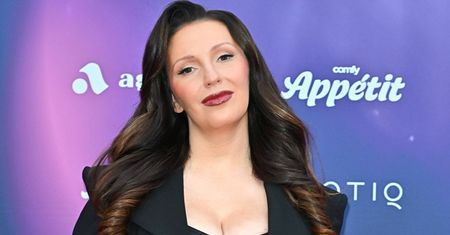 Dominika Serowska odgryza się internautce po uwadze, że "jara się cyckami": "Obserwuje mnie, chociaż jestem ŻAŁOSNA"