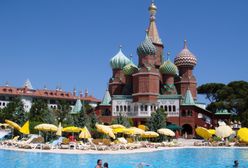 Hotel, który przypomina Kreml i Plac Czerwony. Znajduje się w Turcji
