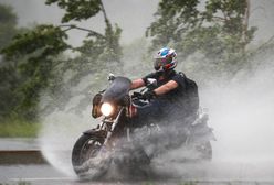 Jazda na motocyklu w deszczu. Zobacz, na co trzeba uważać