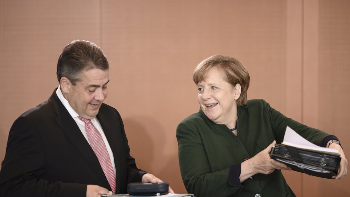 Minister spraw zagranicznych Niemiec Sigmar Gabriel i kanclerz Angela Merkel