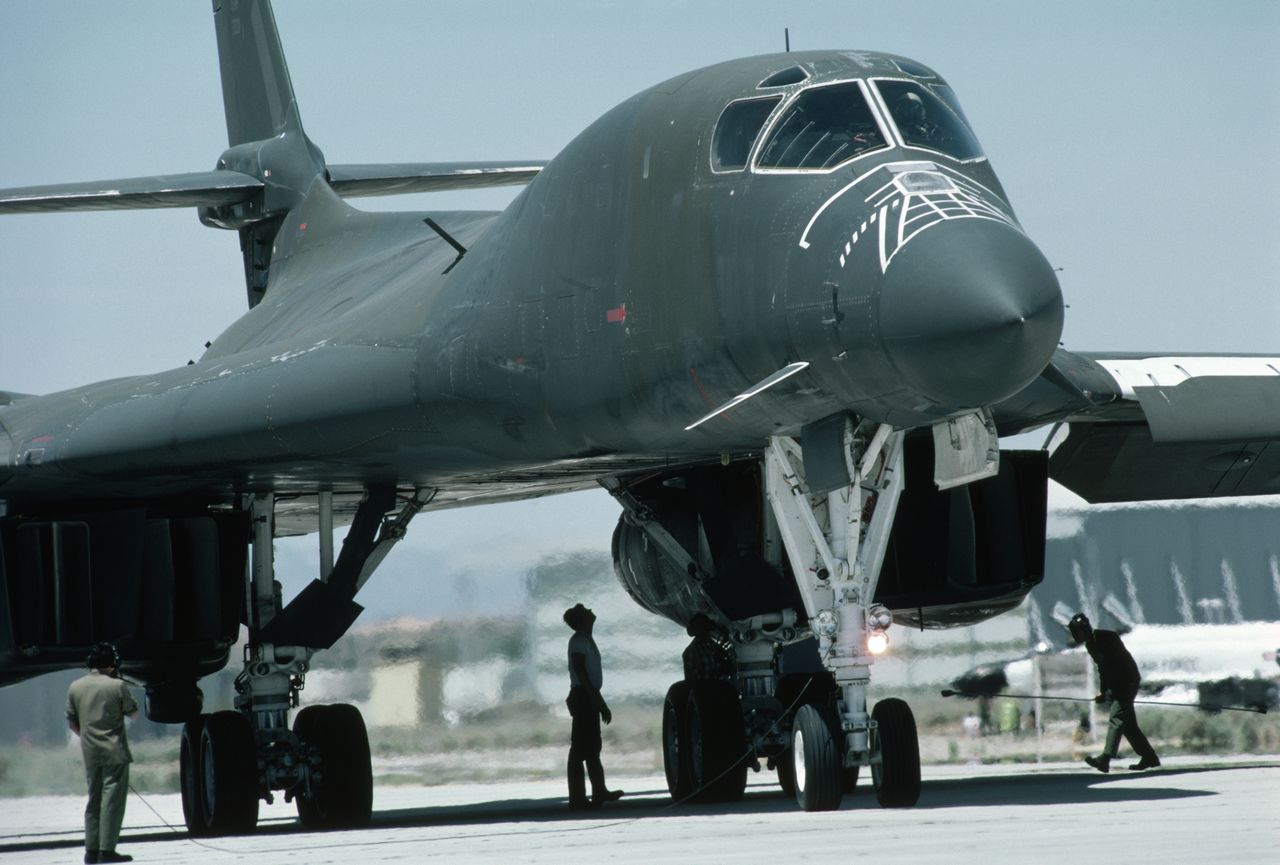 B-1B Lancer 