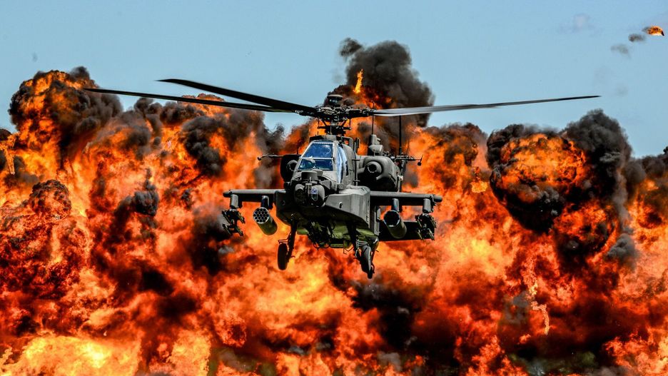 Najlepsze zdj?cia armii ameryka?skiej 2017
This gallery shows a selection of the U.S. Army pictures of the year.  PICTURES SHOWS: A U.S. Army AH-64D Apache Attack Helicopter, assigned to the 1-151st Attack Reconnaissance Battalion, flies in front of a wall of fire during the South Carolina National Guard Air and Ground Expo at McEntire Joint National Guard Base, South Carolina, May 6, 2017. This expo is a combined arms demonstration showcasing the abilities of South Carolina National Guard Airmen and Soldiers while saying thank you for the support of fellow South Carolinians and the surrounding community.  Where: Eastover, South Carolina, United States When: 06 May 2017 Credit: US Army/Cover Images  **Editorial use only**