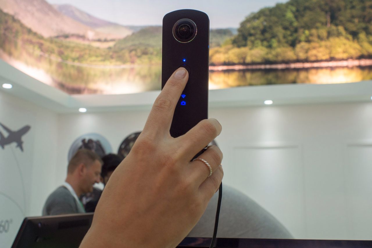 [IFA 2015] Panoramy muszą odejść! Oto nowy Ricoh Theta S