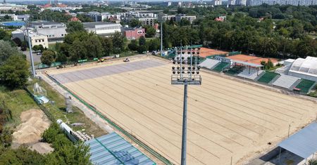 "Ogródek" zmienia się na oczach kibiców. Remont stadionu Warty wchodzi w decydującą fazę