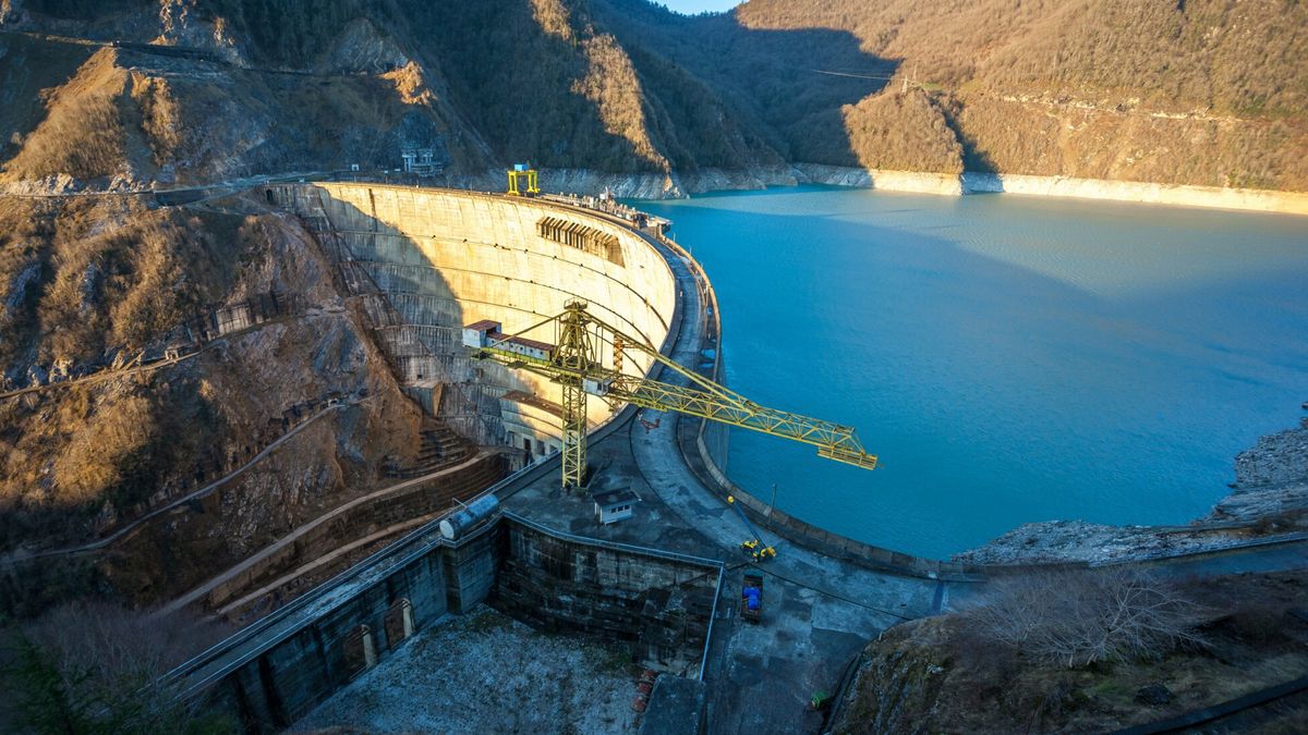 age easyfotostock 2018-12-12The Enguri hydroelectric power station HES. The Jvari Reservoir next to Inguri Dam, surrounded by mountains. Third highest concrete arch dam in the wo...samurkas