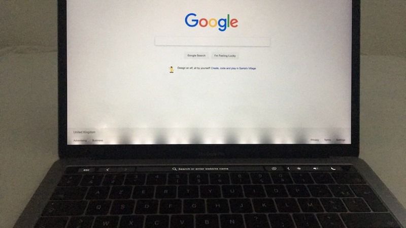 tak wygląda usterka w komputerach MacBook Pro z 2016 i 2017 r., fot. MacRumors