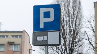 Kraków: Zlikwidowano miejsca postojowe na rzecz ścieżki rowerowej. Mieszkańcy oburzeni