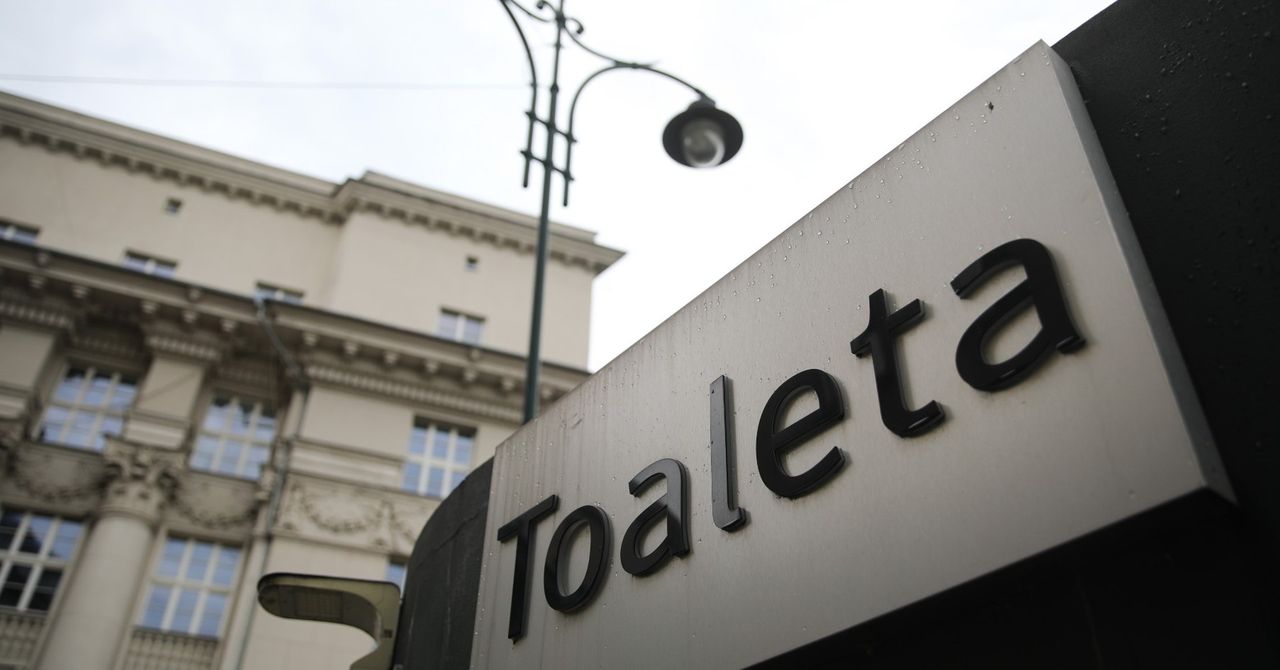 Kraków: Wstydliwy problem mieszkańców rozwiązany? W centrum "za potrzebą" można pójść od niedawna nawet po północy