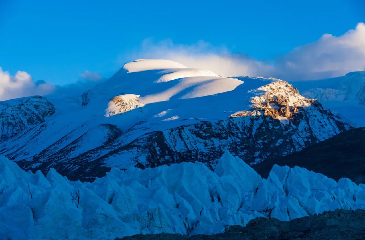 Frozen viruses in Tibetan glacier unlock climate change secrets