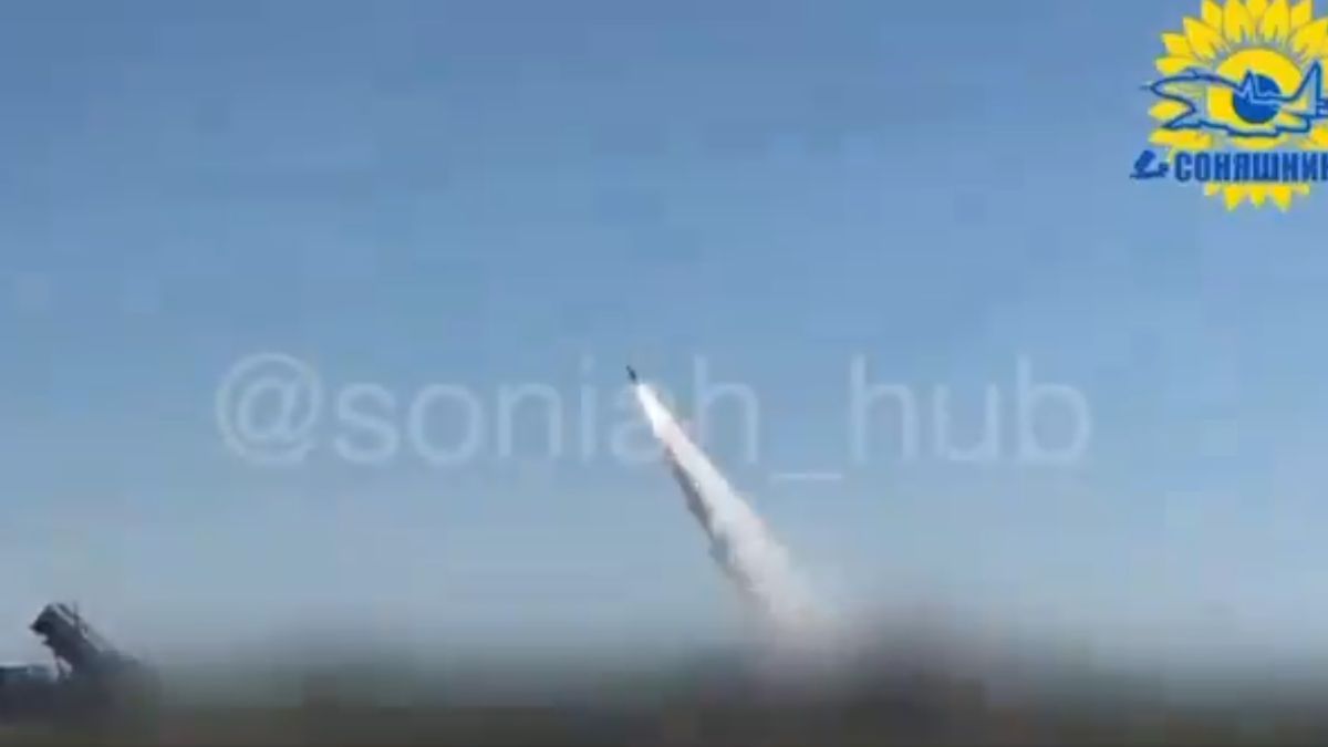 Ukraiński Patriot strzelający do rosyjskiego celu.