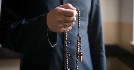 Koronawirus w Kraśniku. Ksiądz zakażony. Stu uczniów na kwarantannie