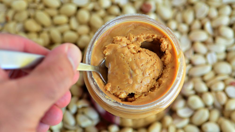 Masło orzechowe o gładkiej strukturze z dodatkiem witamin i minerałów