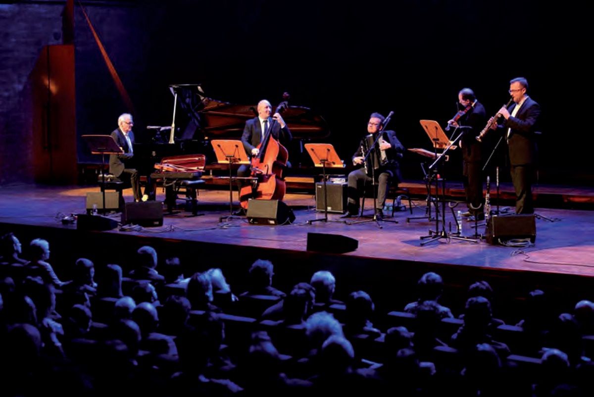Zagan Acoustic & Krzesimir Dębski wystąpią 12 grudnia 2020 r. w Filharmonii Kaszubskiej w Wejherowie
