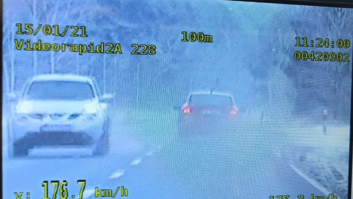 Chwilami prędkość widoczna na ekranie była nawet wyższa. Ostateczny pomiar wykazał jednak 156 km/h.