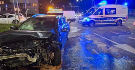 Wjechała na czerwonym i… zatrzymała pijanych kierowcę. Zaskakujący finał kolizji w Olsztynie