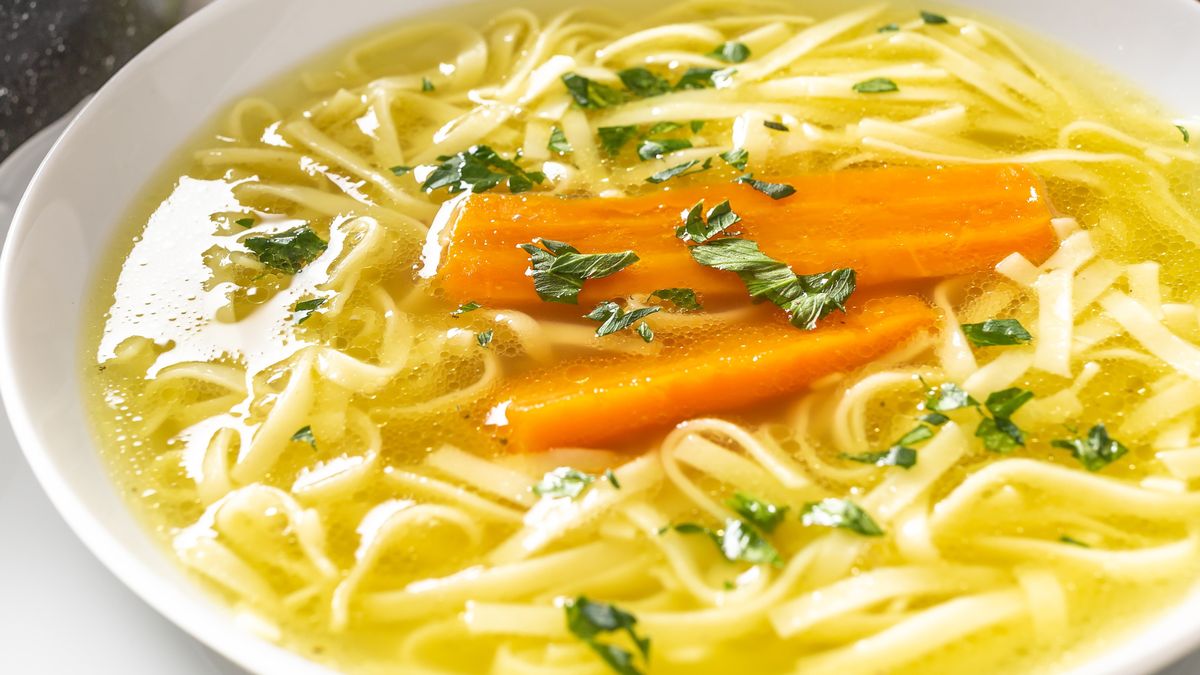 Skórka z cytryny – sekret głębi smaku rosołu