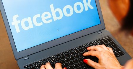 Facebook zmienił algorytm. Chętniej obejrzysz proponowane filmy
