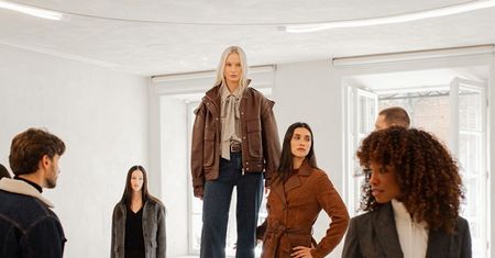 Moda, emocje i wspólne historie. OCHNIK prezentuje kolekcję jesień-zima 2026/2027