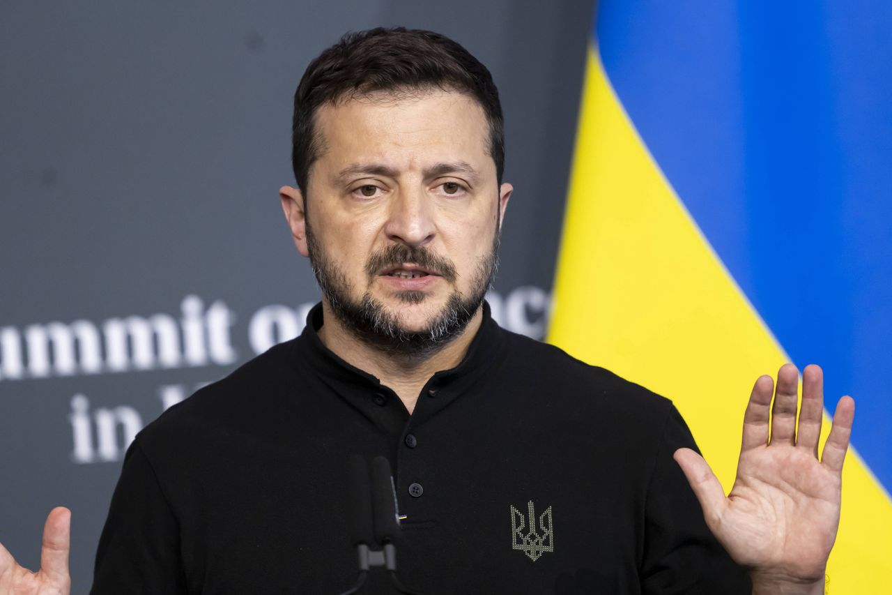 Zelensky urges global aid to limit Russian threat as key summit looms