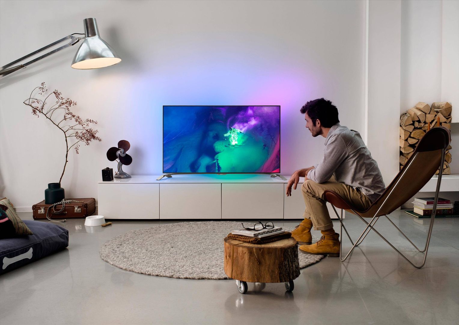 Co znaczą skróty 4K, DLNA, DVB-T, HbbTV i inne oznaczenia, stosowane w telewizorach?