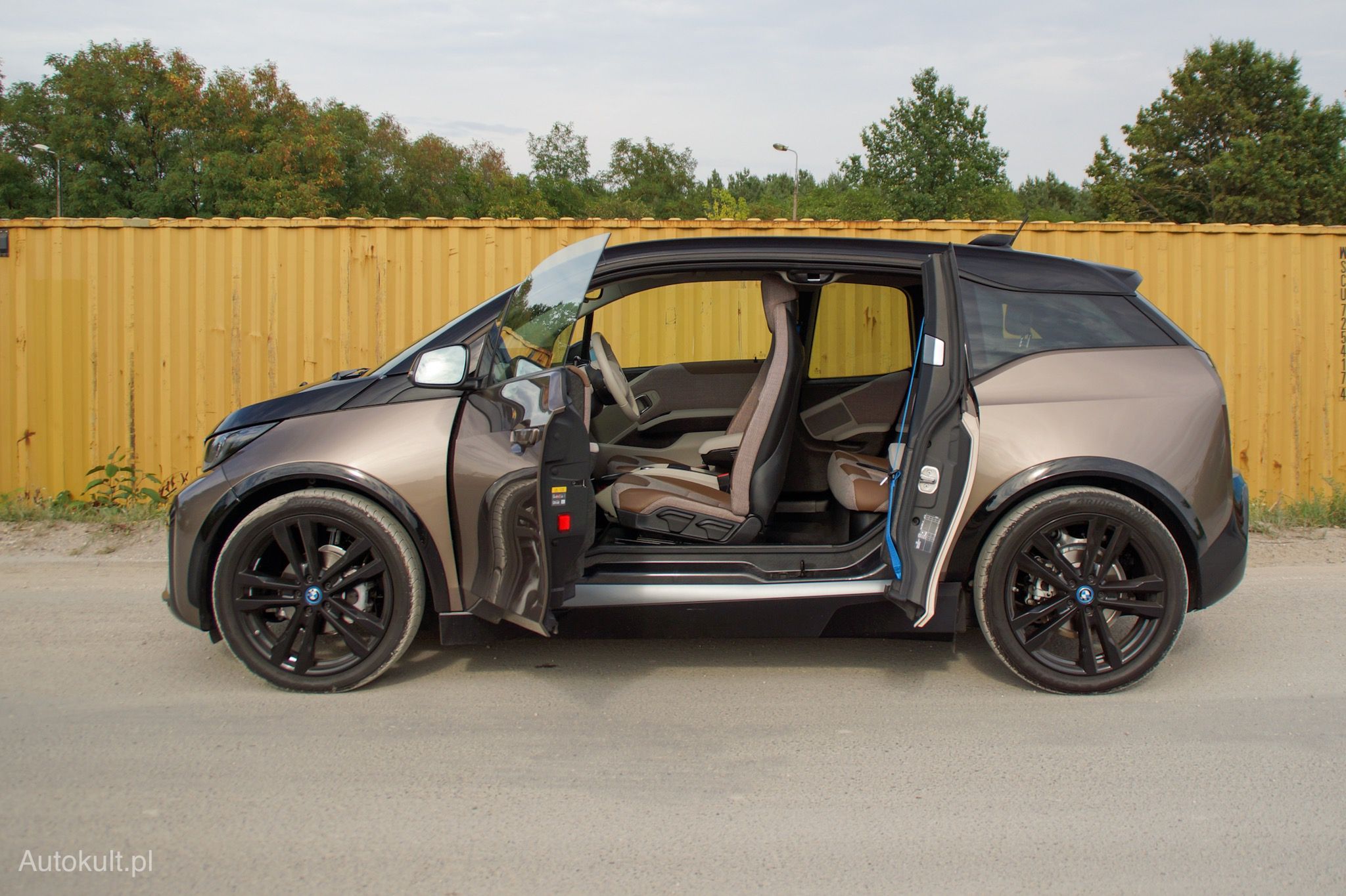 Tylne drzwi otwierane "pod wiatr" to cecha charakterystyczna BMW i3s
