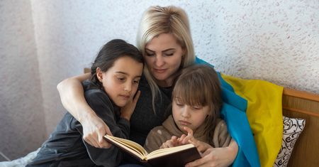 Opieka na dziecko zdrowe i chore – komu i kiedy przysługuje?