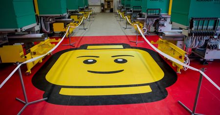 Lego spada sprzedaż i zyski. Dolar głównym winowajcą