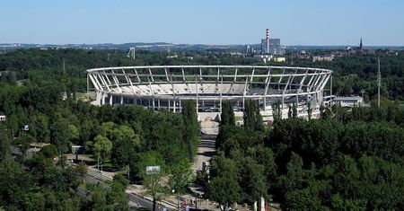 Przebudowa Stadionu Śląskiego. Rozpoczęto budowę dachu