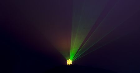 Ten laser jest wyjątkowy. Pozwala odczytać tekst z ponad kilometra
