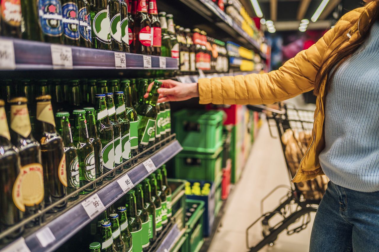 Restrykcyjne zmiany w sprzedaży alkoholu? "To najlepszy moment"
