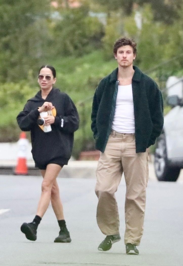 Shawn Mendes na spacerze ze starszą o 26 lat terapeutką