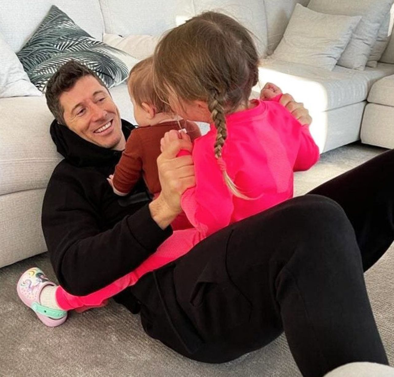 Robert Lewandowski z córkami