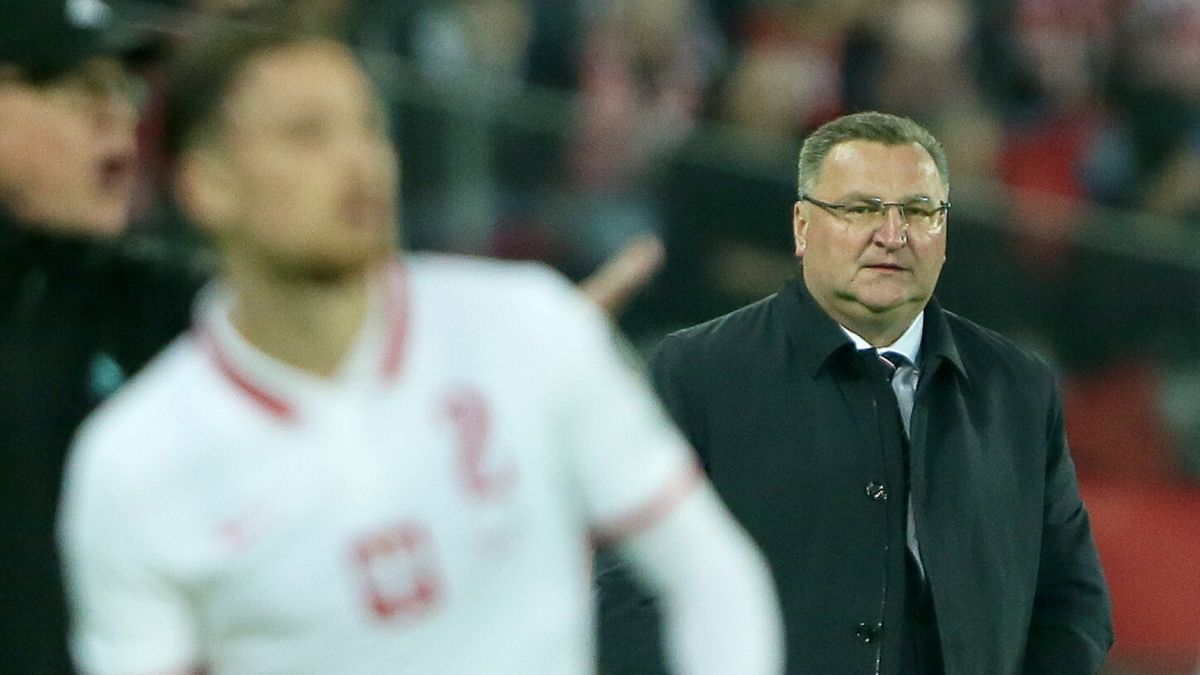 PAP / Łukasz Gągulski / Na zdjęciu od prawej: Czesław Michniewicz