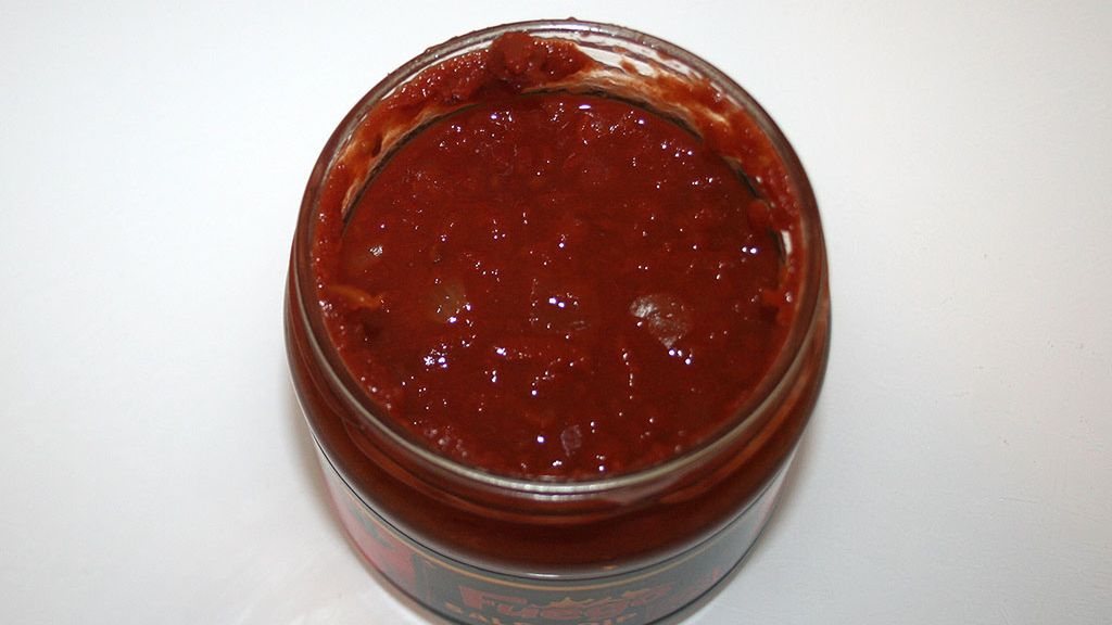 Sos salsa (do kupienia gotowy do spożycia)