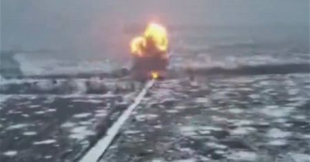 Ogromna eksplozja pod Donieckiem. Rosyjski T-80 wyleciał w powietrze