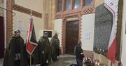 W legnickiej Katedrze złożono kwiaty pod tablicą upamiętniającą ofiary katastrofy smoleńskiej. Odbyła się też msza św. Zdjęcia