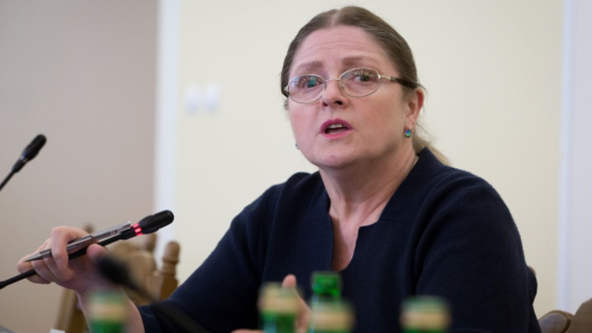 Krystyna Pawłowicz pokazała zdjęcie sprzed 38 lat. Internauci nie kryli zachwytu nad urodą świeżo upieczonej doktorantki