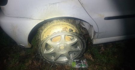 Pijany, jechał kradzionym autem, na "gołych" felgach
