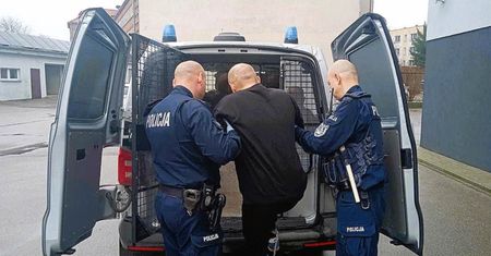 Zabił ojca podczas urodzin. Tak się tłumaczy