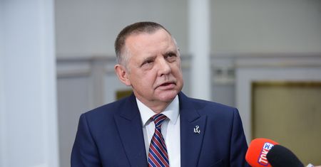 Prezes NIK krytykuje podział pieniędzy. Mówi o "ryzyku korupcji"