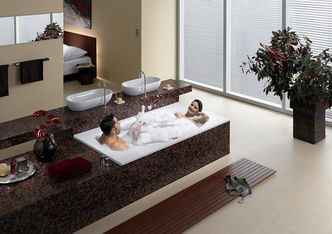 Romantyczna kąpiel we dwoje. Sposób nie tylko na Walentynki