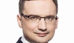 Afera hejterska nie zachwieje poparciem dla PiS, wyborcy nie przywiązują do niej tak dużej wagi (opinie)