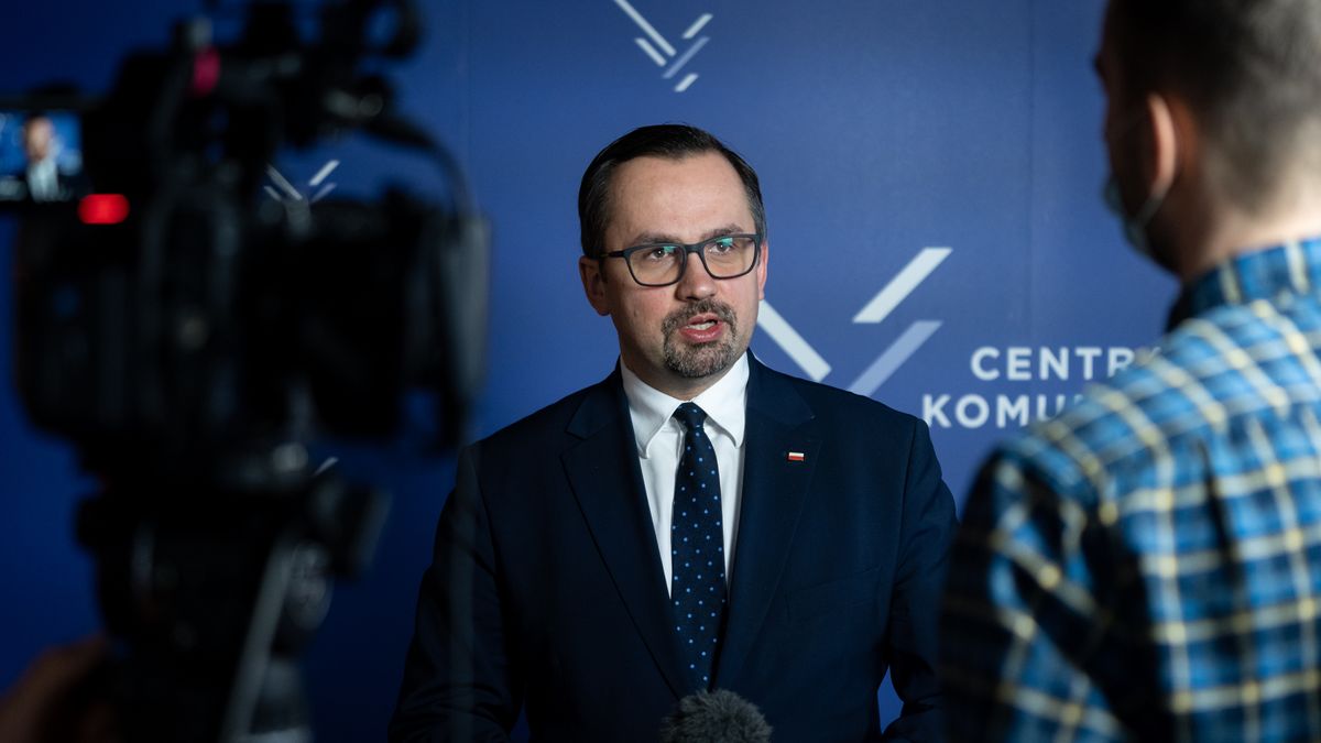 Marcin Horala (Government plenipotentiary for the STH) during the press conference on air traffic forecasts for Poland and the new Central Polish Airport (Solidarity Transport Hub) prepared by the IATA, at Chopin Airport in Warsaw, Poland, on 8 February 2022 (Photo by Mateusz Wlodarczyk/NurPhoto via Getty Images)