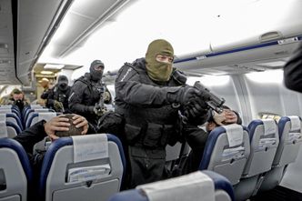 Coraz więcej pasażerów sprawia problemy w samolotach. "Trend jest niepokojący"