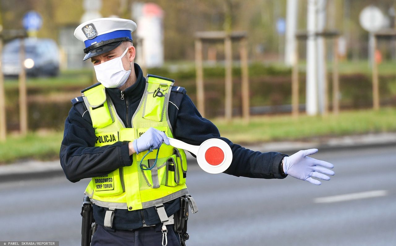 Na to pytanie od policjanta lepiej znać odpowiedź. Można uniknąć 500 zł mandatu 