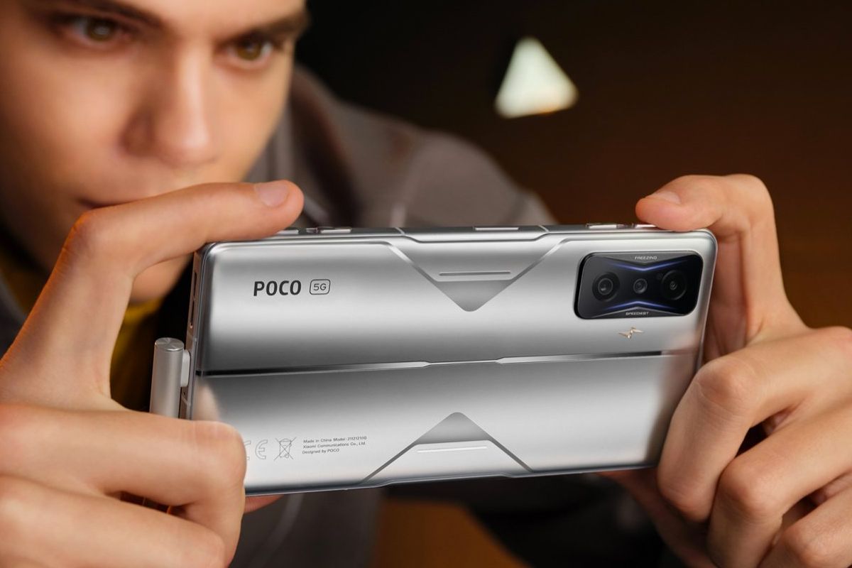 Potężny POCO F4 GT trafia do Polski. Xiaomi zastosowało ukryte przyciski 2