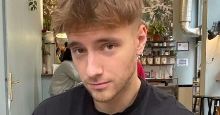 Maciej Musiał pręży NAGĄ KLATĘ na ulicach Nowego Jorku (FOTO)
