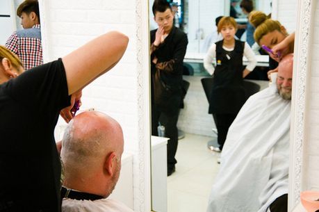 Dania wprowadza równouprawnienie w salonach fryzjerskich
