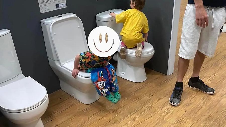 Poszli do sklepu budowlanego. 4-latek wypróżnił się na wystawie